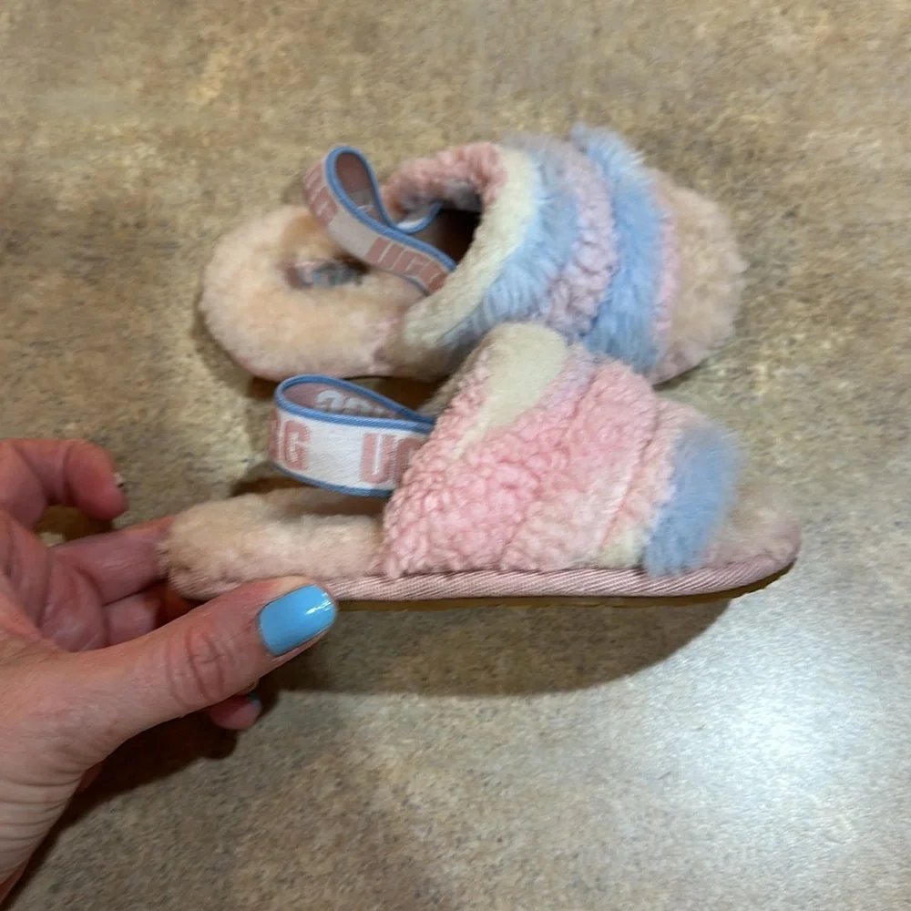 Girls UGG slipper size 8